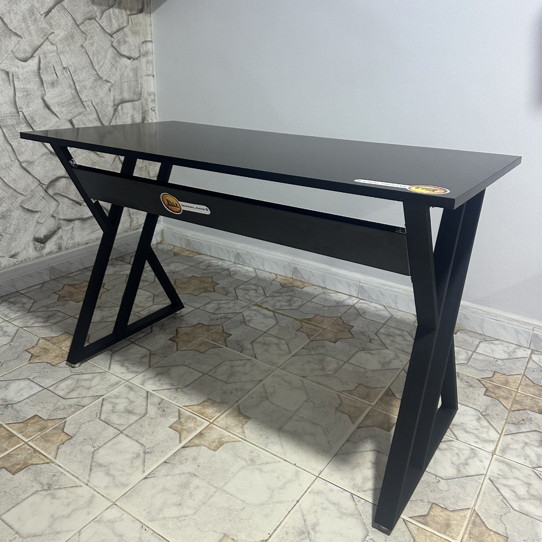 Bureau moderne Noir au design géométrique unique – en bois MDF solide