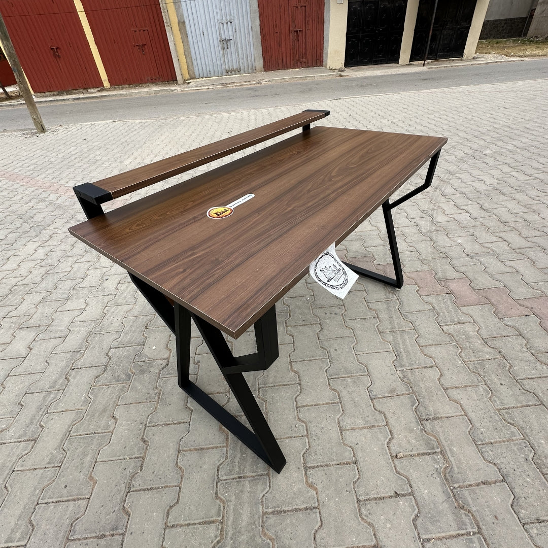 Bureau moderne Noyer au design géométrique unique – en bois MDF solide