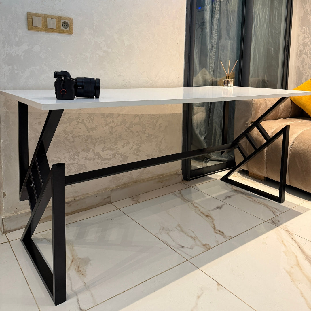 Bureau moderne blanc au design géométrique unique – en bois MDF solide